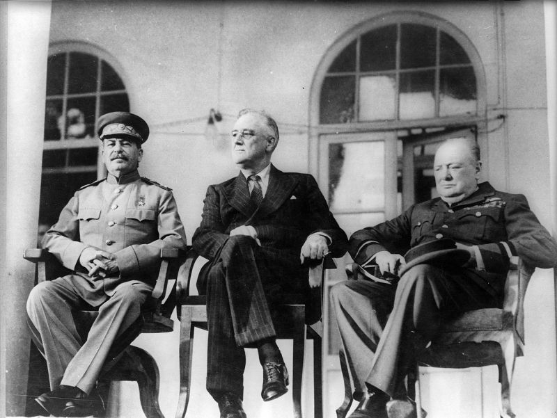 stalin_truman_i_cherchil_Teheran_conference-1943.jpg